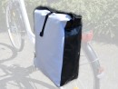 Fahrradtasche aus Tarpaulin (LKW-Plane), weiß/schwarz